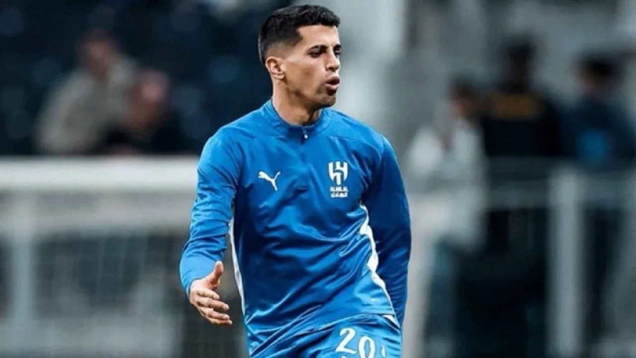 كانسيلو يعكر صفو خطط الهلال قبل انتقالات الشتاء 2026